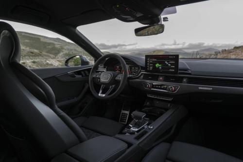 2023 Audi RS4 interior