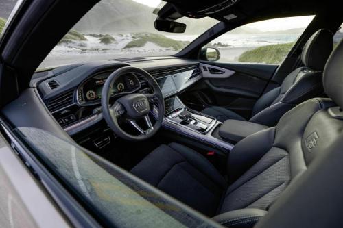 2024 Audi Q8 interior